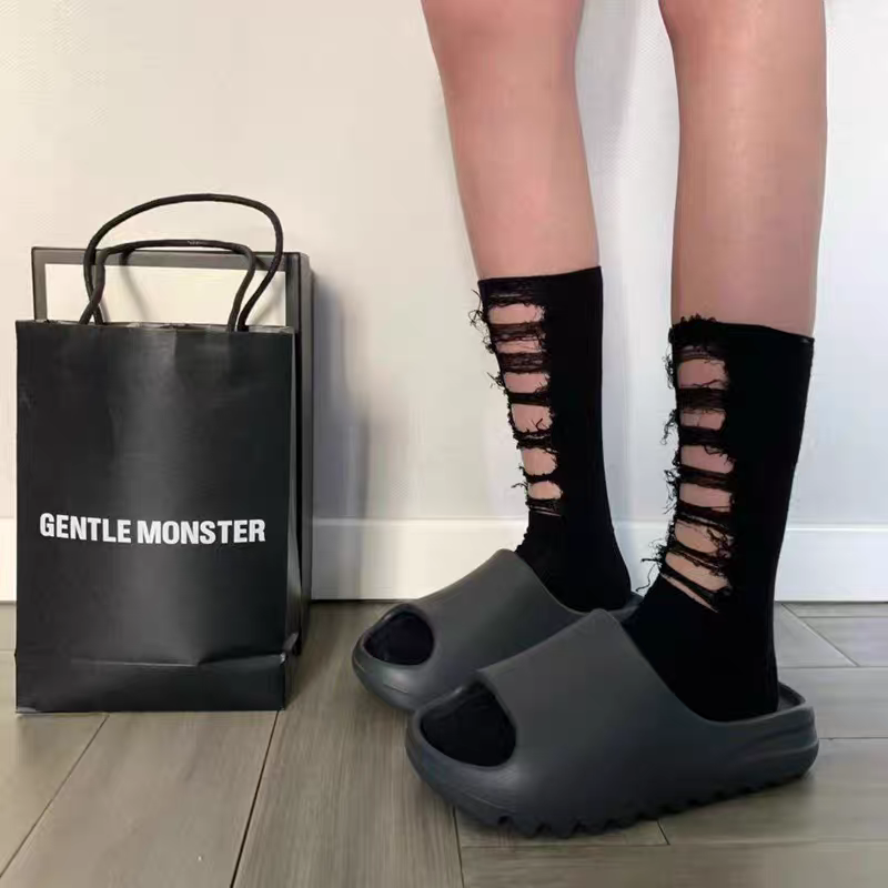 夏の女性用スリッパ、男性用サンダル、カジュアルビーチシューズ - Water Shoes のレビューと価格