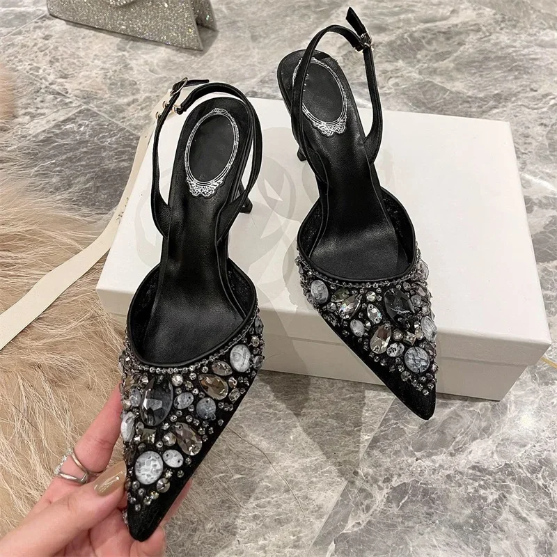 包頭ウォーターダイヤモンドレースクリスタルサンダル レディー - Water Shoes のレビューと価格